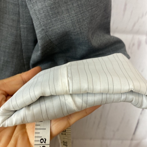 C38. Aritzia talula wool blazer size 6 - Picture 5 of 13